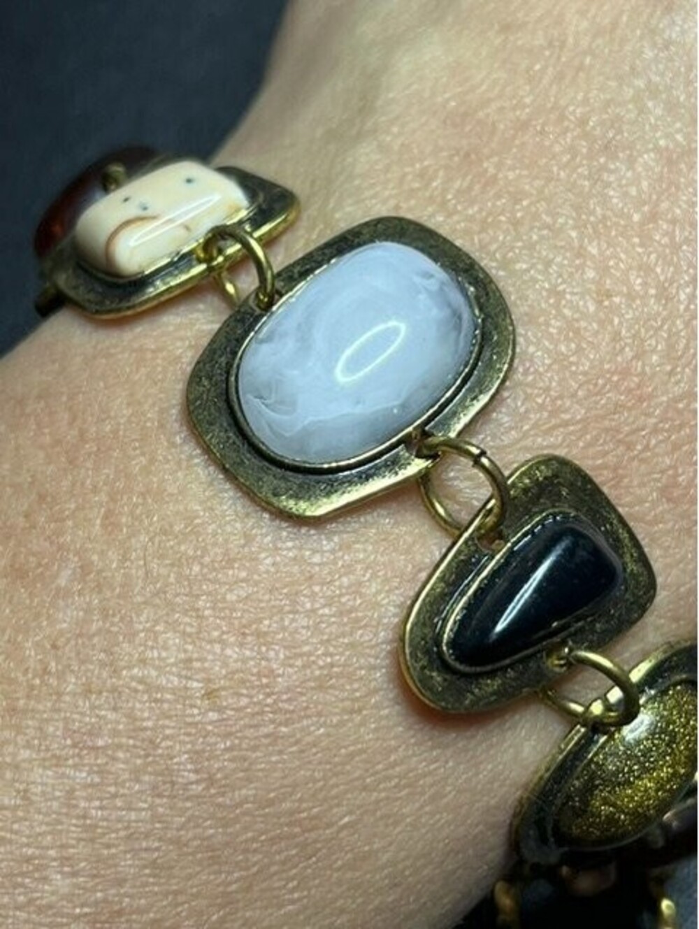 B7439 Artisan faux Stone Link Bracelet Antiqued Gold Tone  Unique 8"